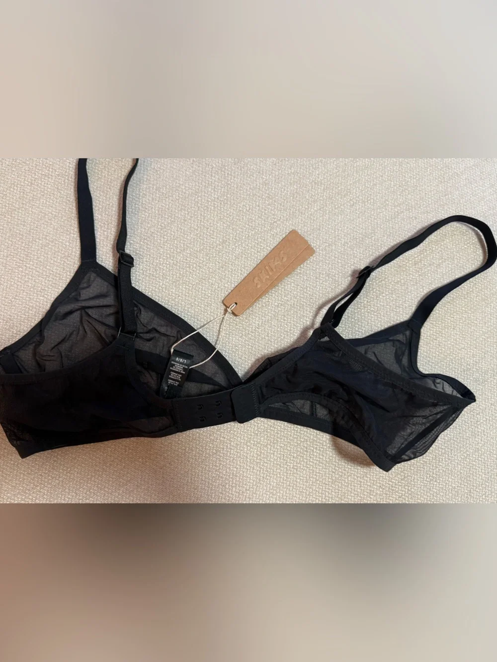 skims ultra fine mesh bra - Picture 3 of 3